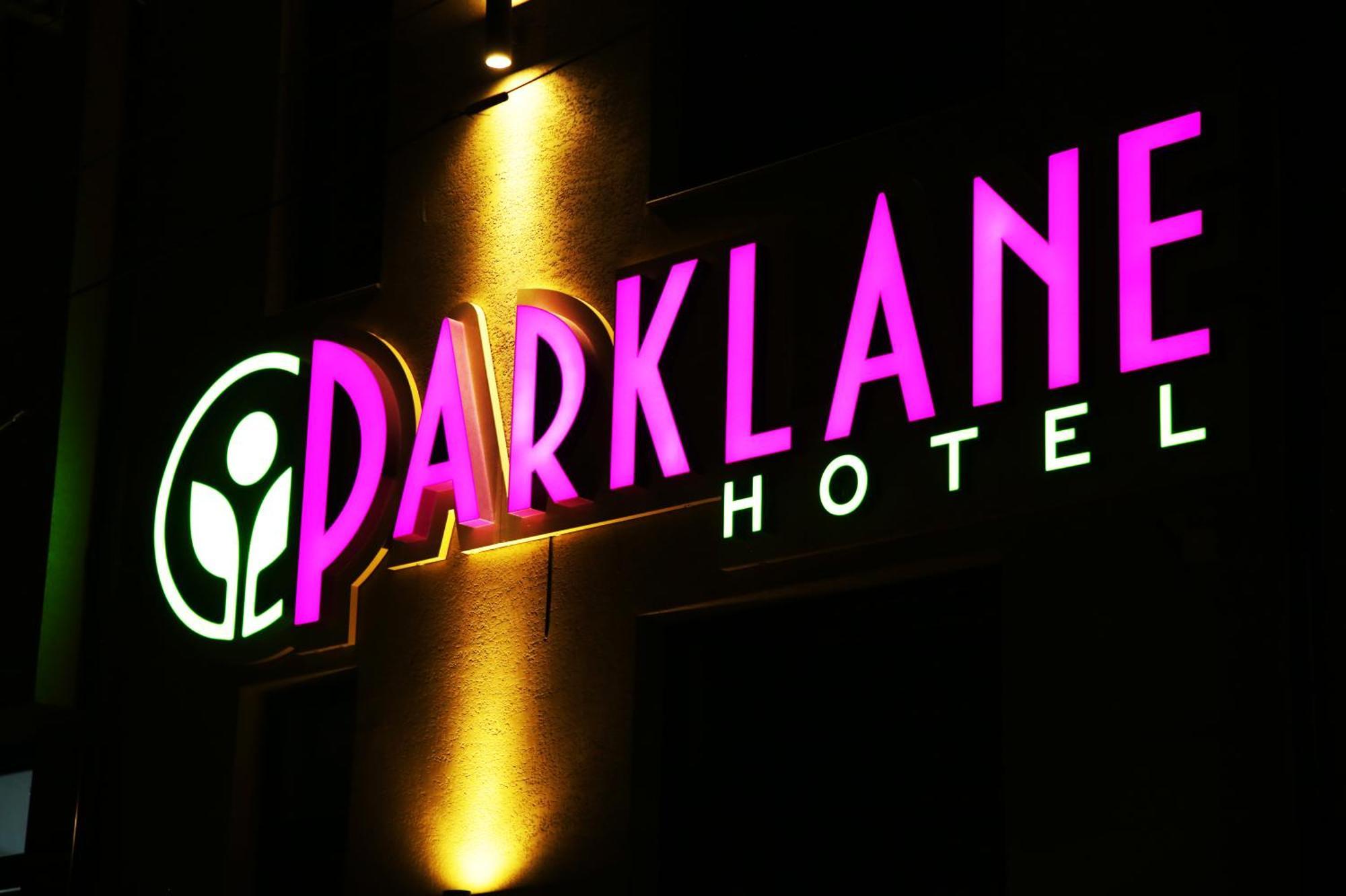 Parklane Hotel Tasjkent Exteriör bild